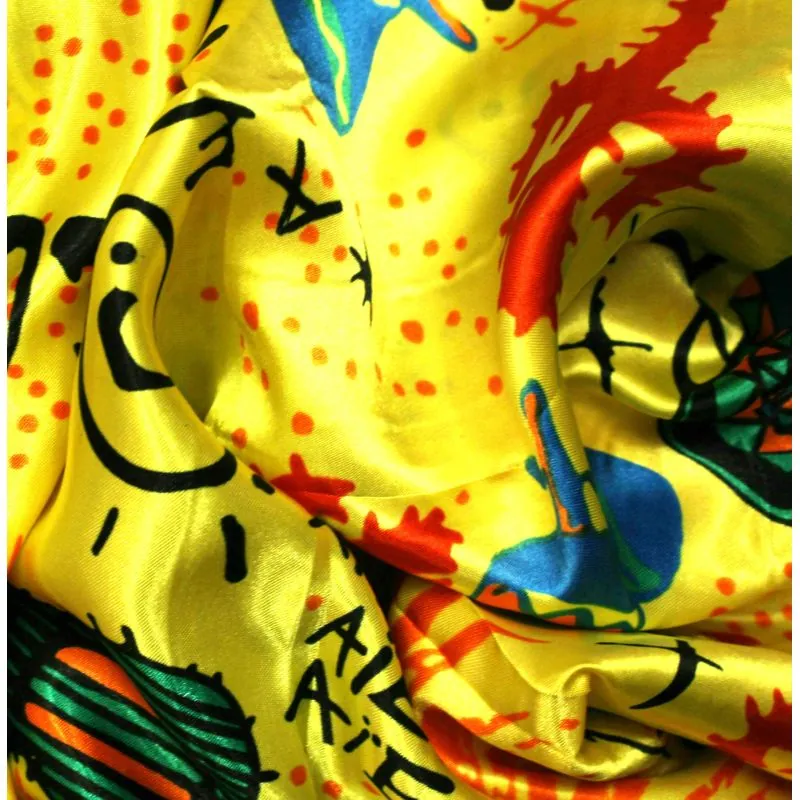 Satin polyester mexicains sur fond jaune