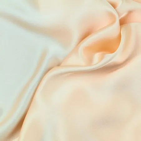 Tissu Crêpe envers-satin de couleur poudrée