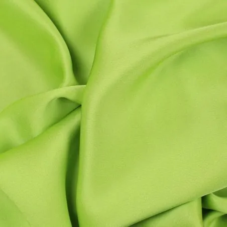 Tissu Crêpe envers-satin de couleur vert anis