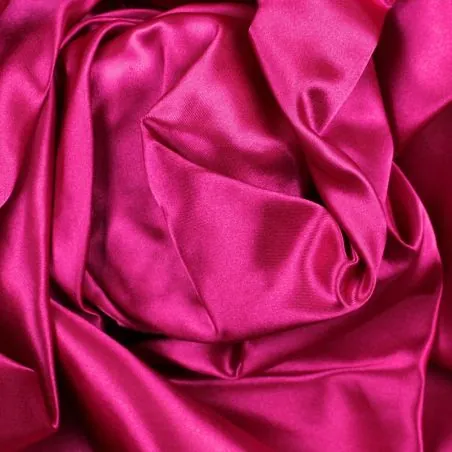 Tissu Satin uni de couleur fuchsia brillant