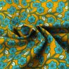 Tissu en Coton Jaune Moutarde à Motifs Floraux Bleus et Feuilles Blanches Tissu en Coton Jaune Moutarde à Motifs Floraux Bleus et Feuilles Blanches