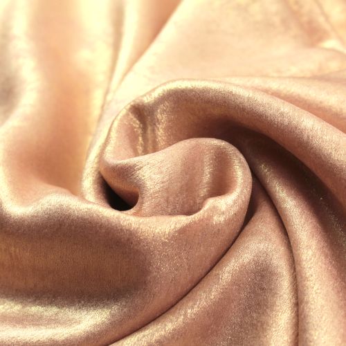 Tissus lamé de couleur rose poudré crêpe irisé Tissus lamé de couleur rose poudré crêpe irisé